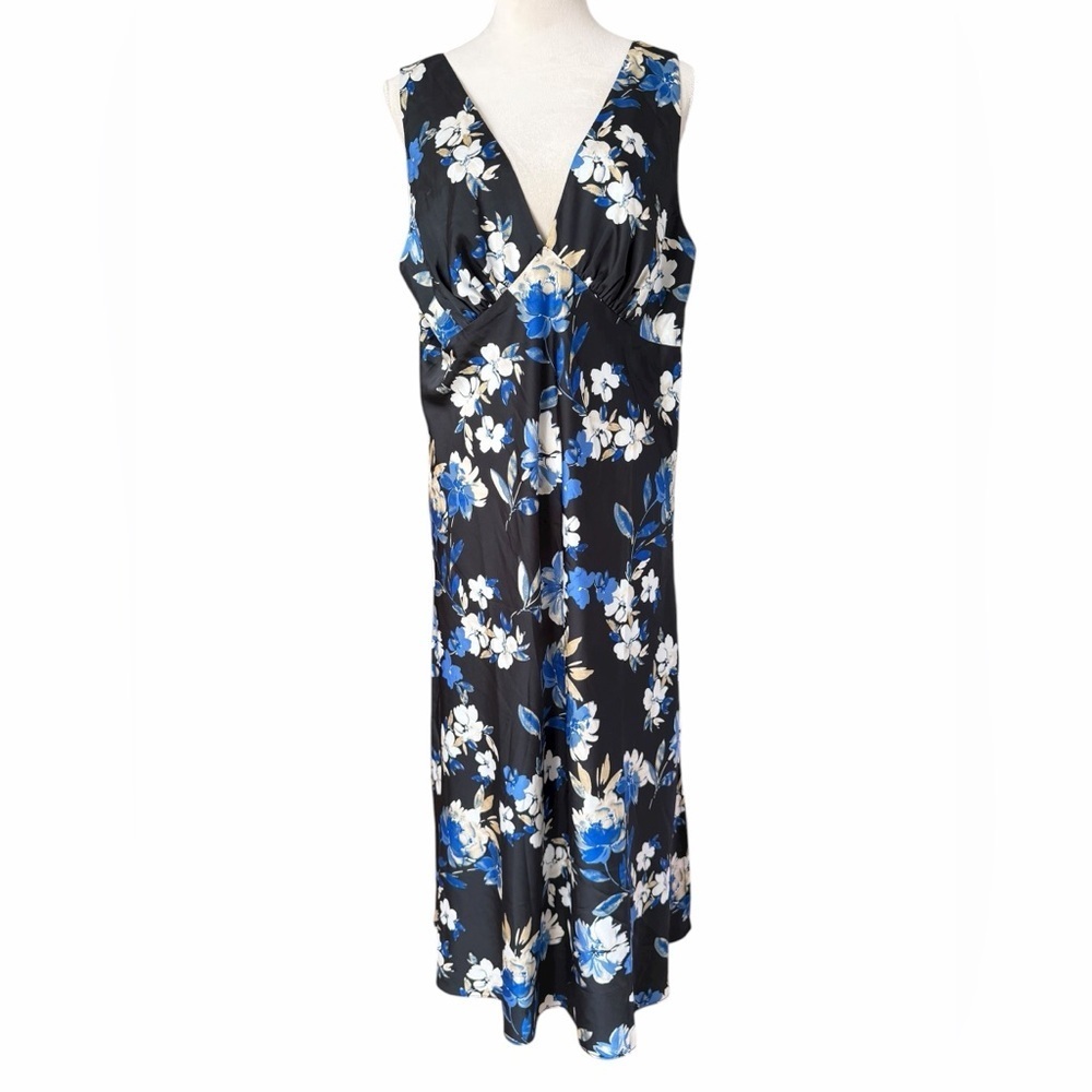 Socialite Blue and White Floral Dress